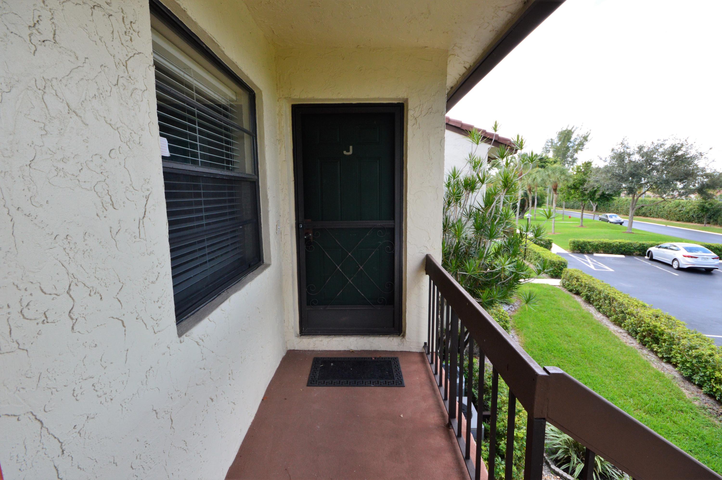 21827 Arriba Real, Unit 11J Boca Raton, FL 33433 - Photo 5 of 21 DSC_0307