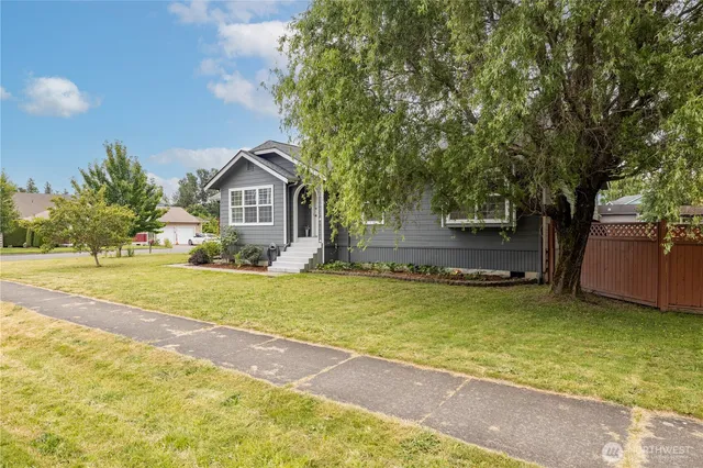 $355,000 | 111 Jefferson Court, Sumas, WA 98295
