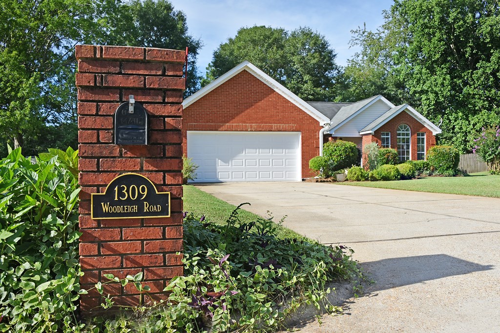 1309 Woodleigh Road Dothan, AL 36305 - Photo 2 of 35 Gallery Image 2