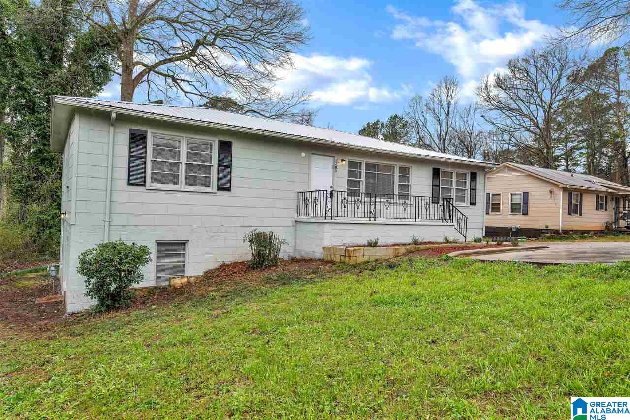1209 West Fort Williams Street Sylacauga, AL 35150 - Photo 2 of 10