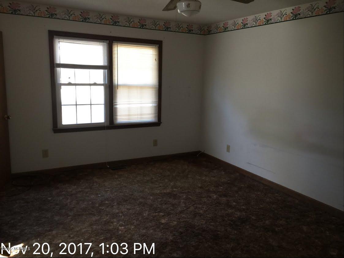 1553 Riggs Road Maysville, NC 28555 - Photo 4 of 13 IMG_3367