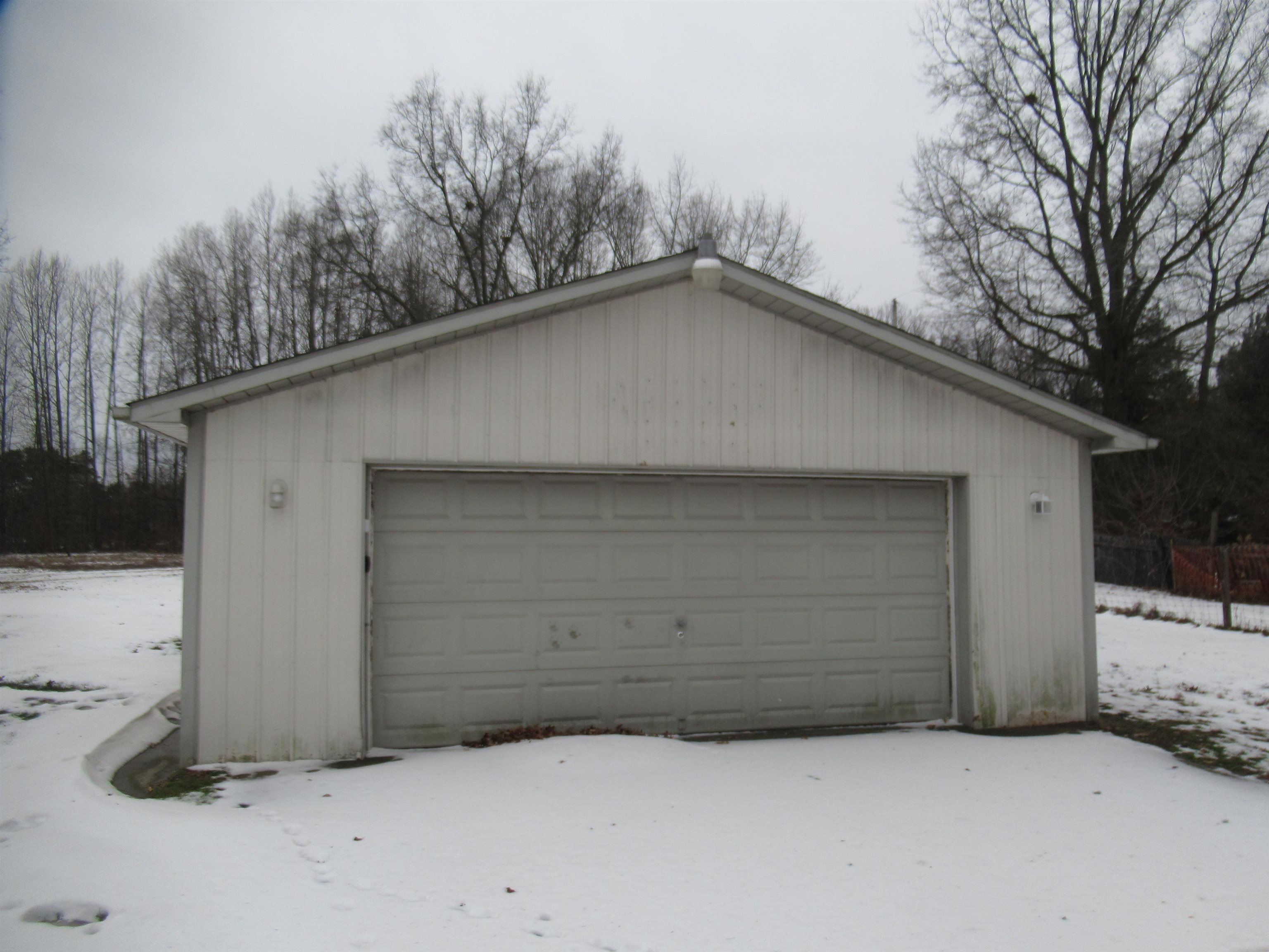 9091 West Frances Road Flushing, MI 48433 - Photo 17 of 18 50098377-16.JPG