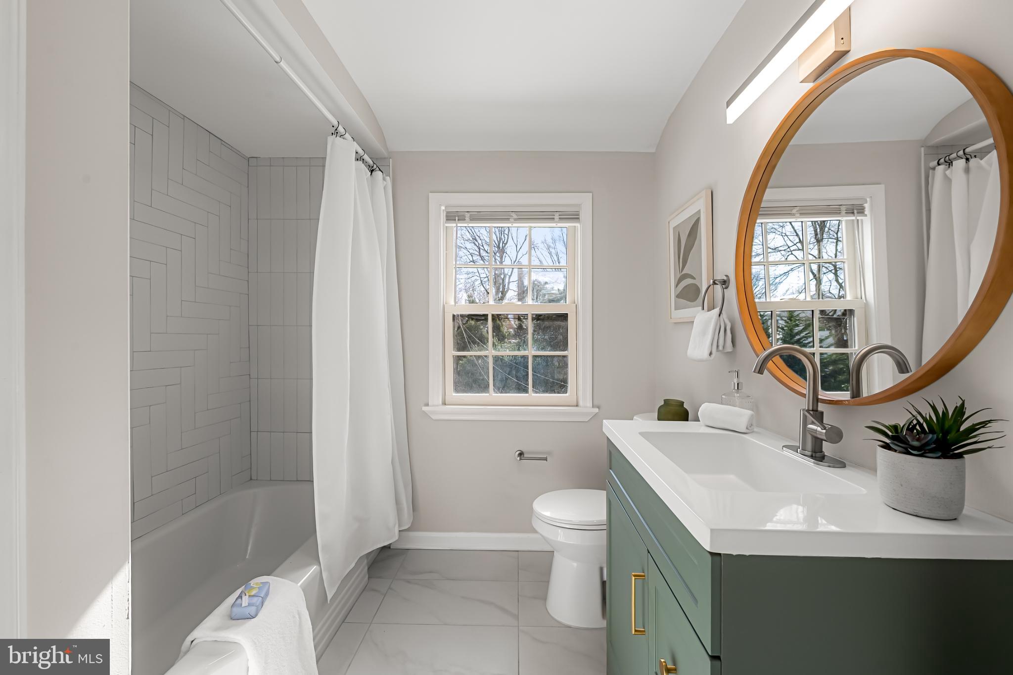 517 Worcester Road Towson, MD 21286 - Photo 29 of 44 Hall bathroom