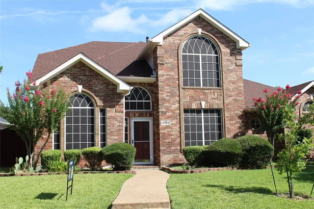$449,900 | 8905 Lakepointe Avenue, Rowlett, TX 75088
