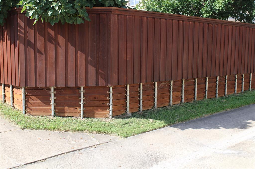 8905 Lakepointe Avenue Rowlett, TX 75088 - Photo 24 of 27 View of gate