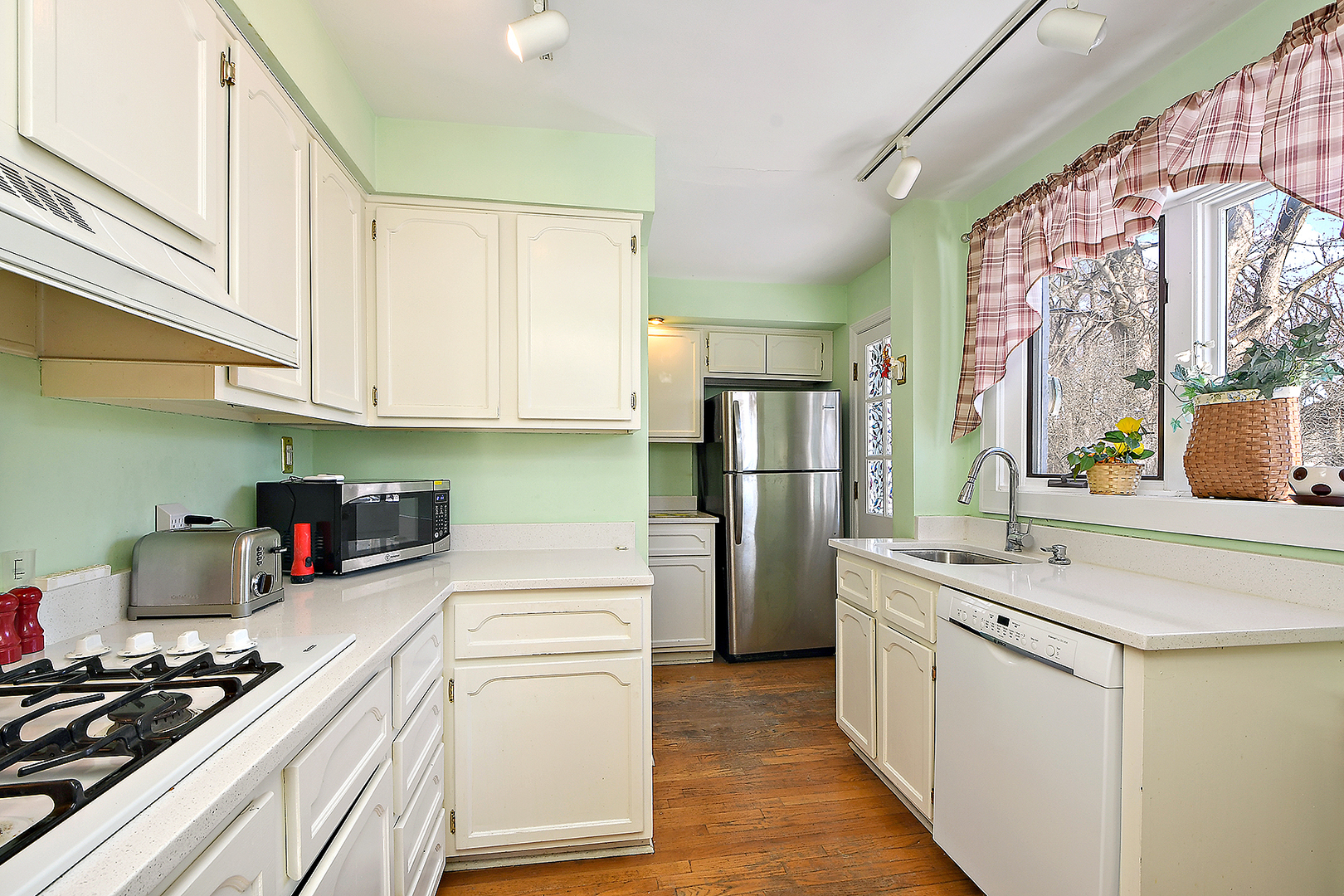 2043 Evans Road Flossmoor, IL 60422 - Photo 9 of 20