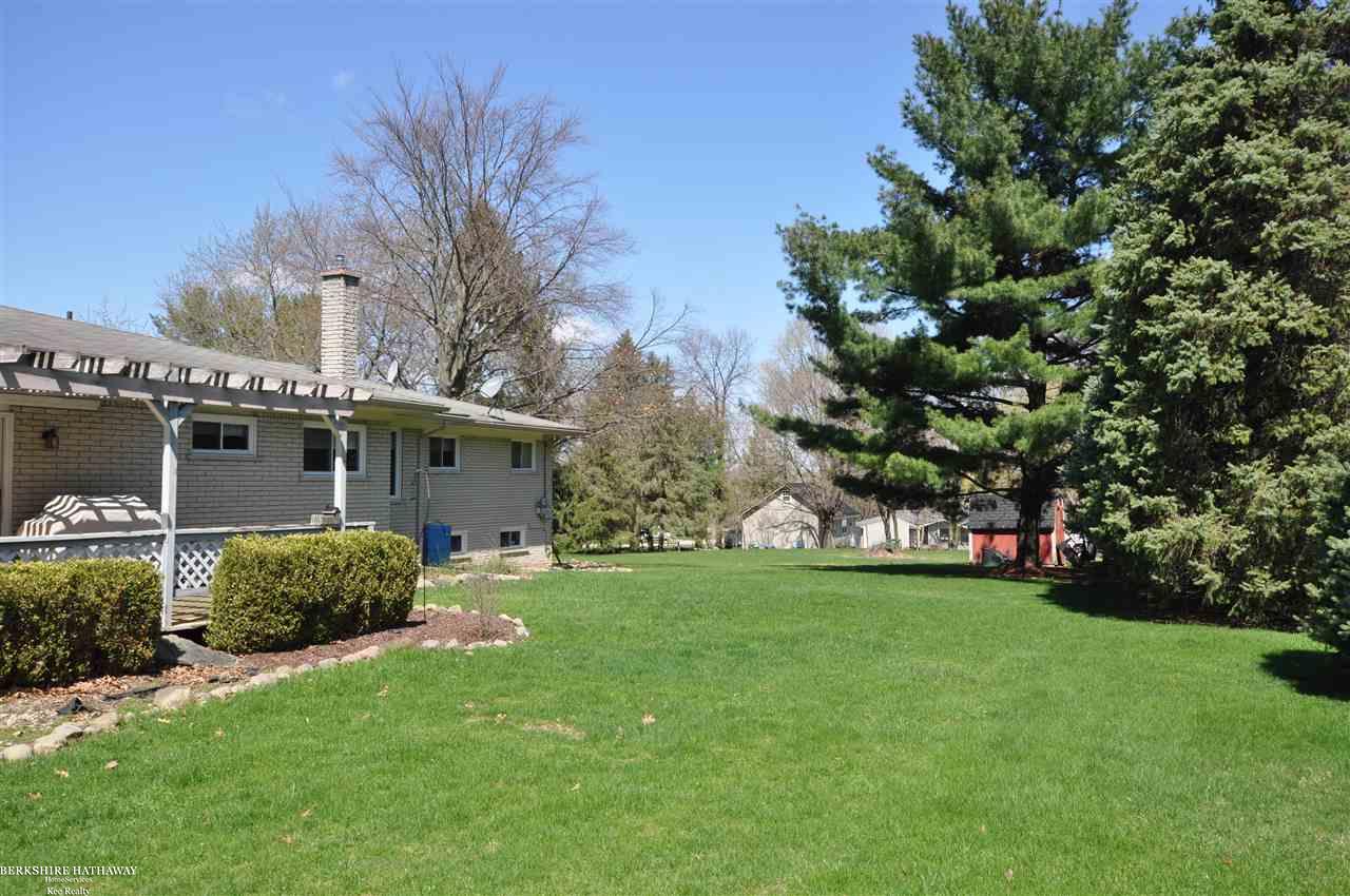 70650 Romeo Orchard Drive Romeo, MI 48065 - Photo 4 of 25 31378049-3.JPG