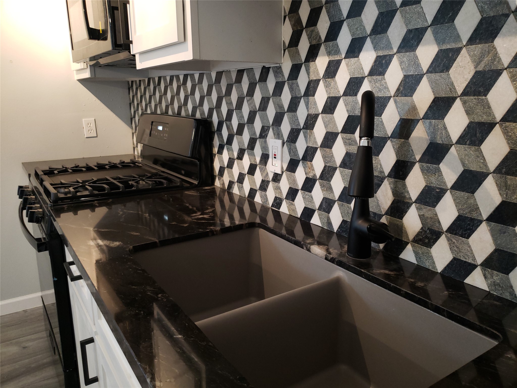 1503 Ryon Street, Unit B Houston, TX 77009 - Photo 7 of 11