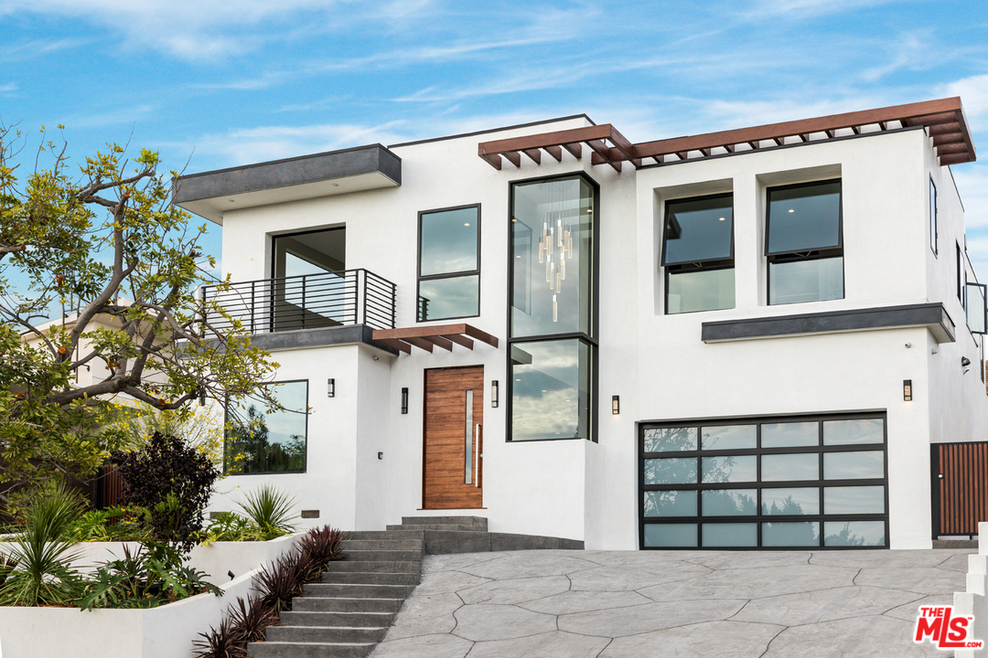 3036 Glendon Avenue Los Angeles, CA 90034 - Photo 2 of 54