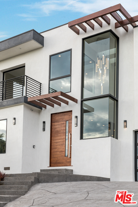 3036 Glendon Avenue Los Angeles, CA 90034 - Photo 3 of 54