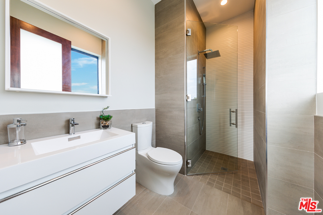 3036 Glendon Avenue Los Angeles, CA 90034 - Photo 28 of 54