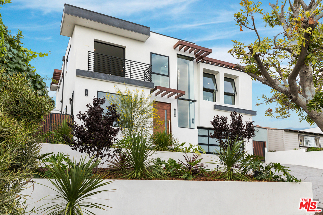 3036 Glendon Avenue Los Angeles, CA 90034 - Photo 4 of 54