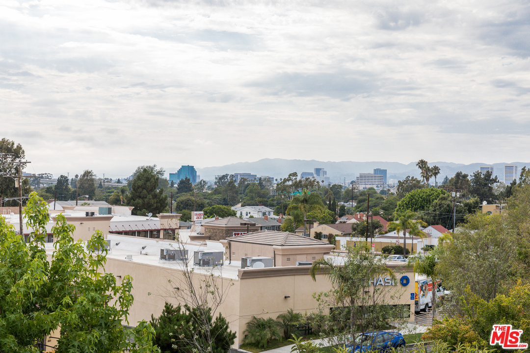 3036 Glendon Avenue Los Angeles, CA 90034 - Photo 40 of 54