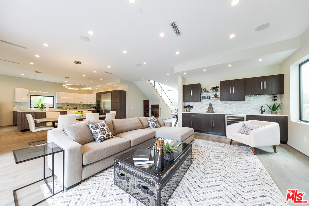 3036 Glendon Avenue Los Angeles, CA 90034 - Photo 5 of 54