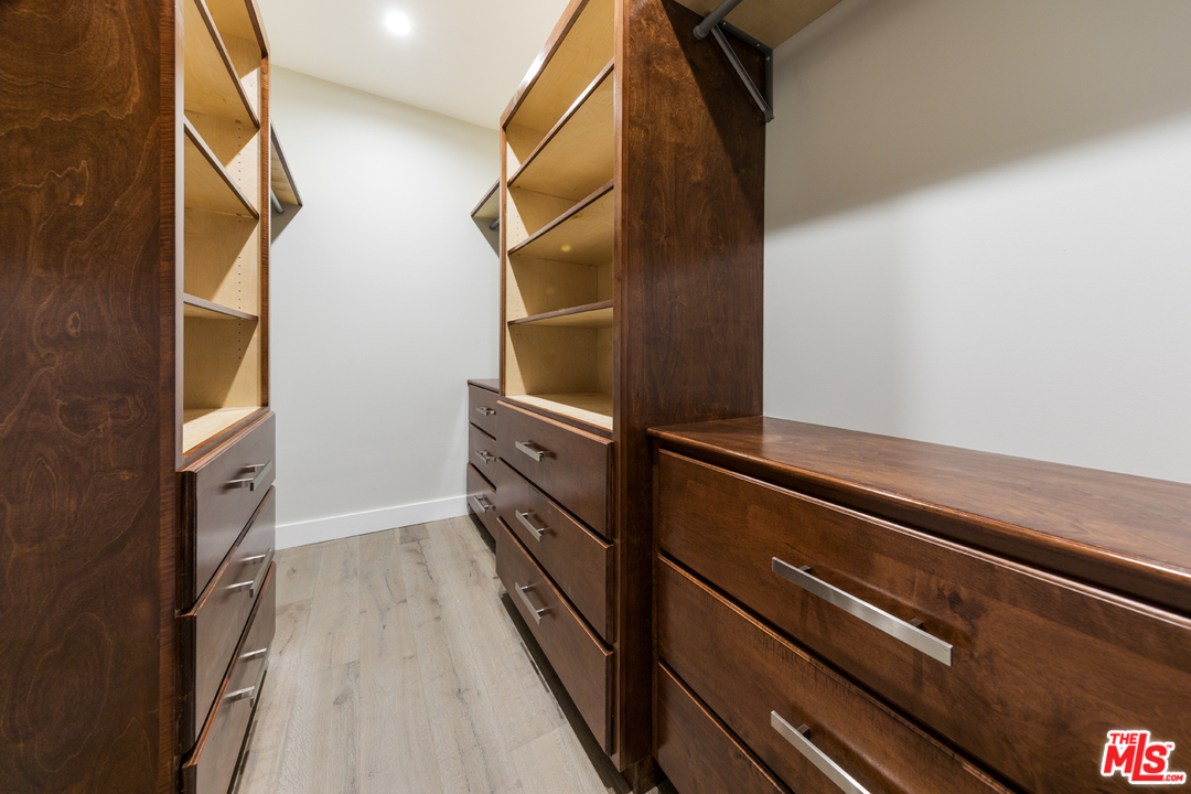 3036 Glendon Avenue Los Angeles, CA 90034 - Photo 43 of 54