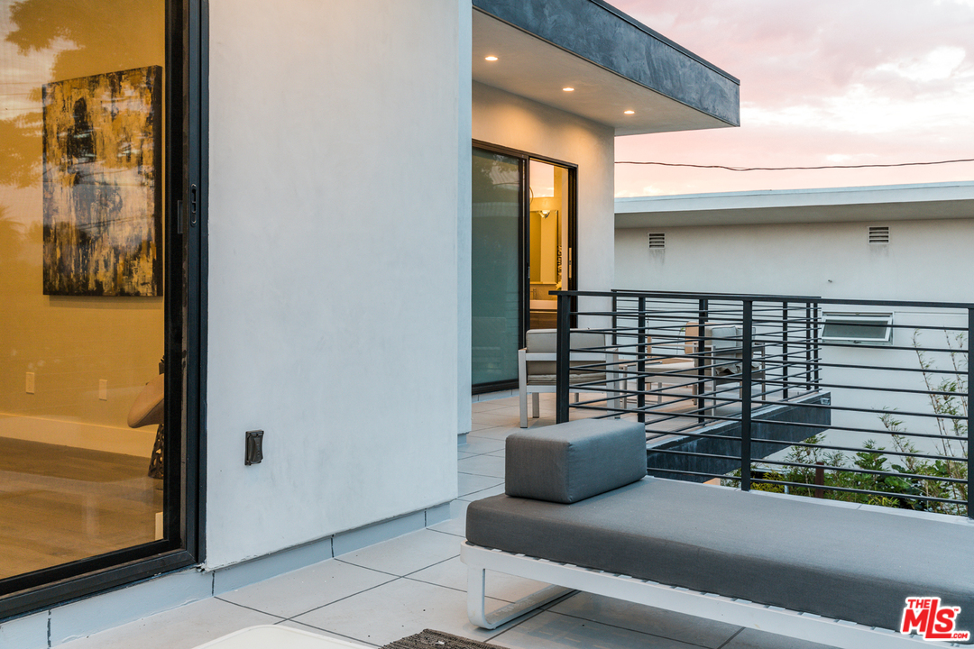 3036 Glendon Avenue Los Angeles, CA 90034 - Photo 49 of 54