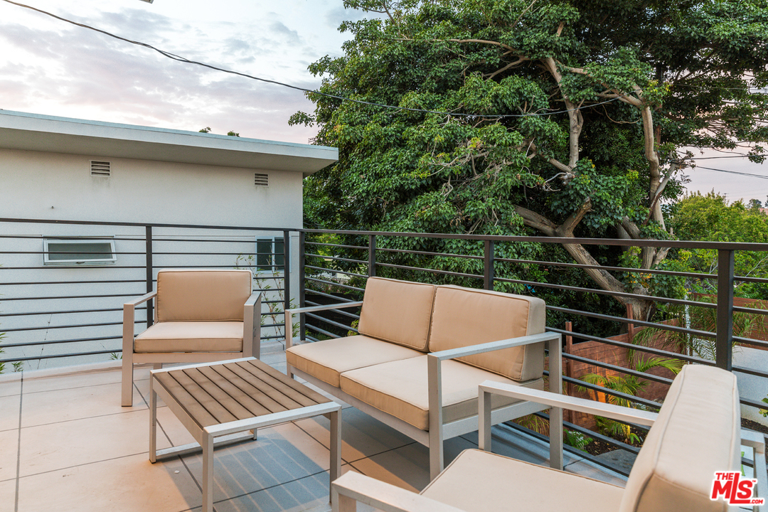 3036 Glendon Avenue Los Angeles, CA 90034 - Photo 50 of 54