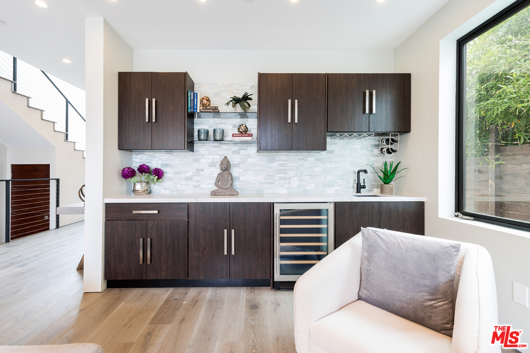 3036 Glendon Avenue Los Angeles, CA 90034 - Photo 7 of 54