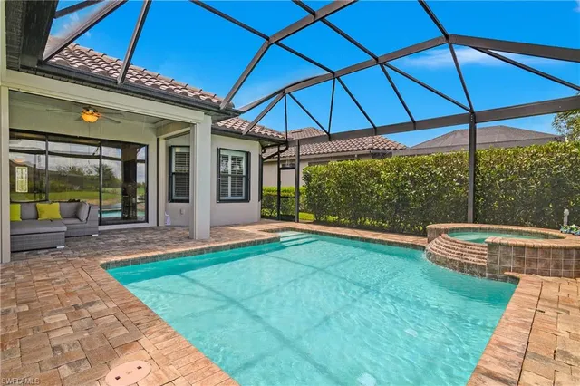 a view of outdoor space yard and porch