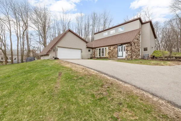 $529,900 | 7224 Maple Lane, Hartford, WI 53027