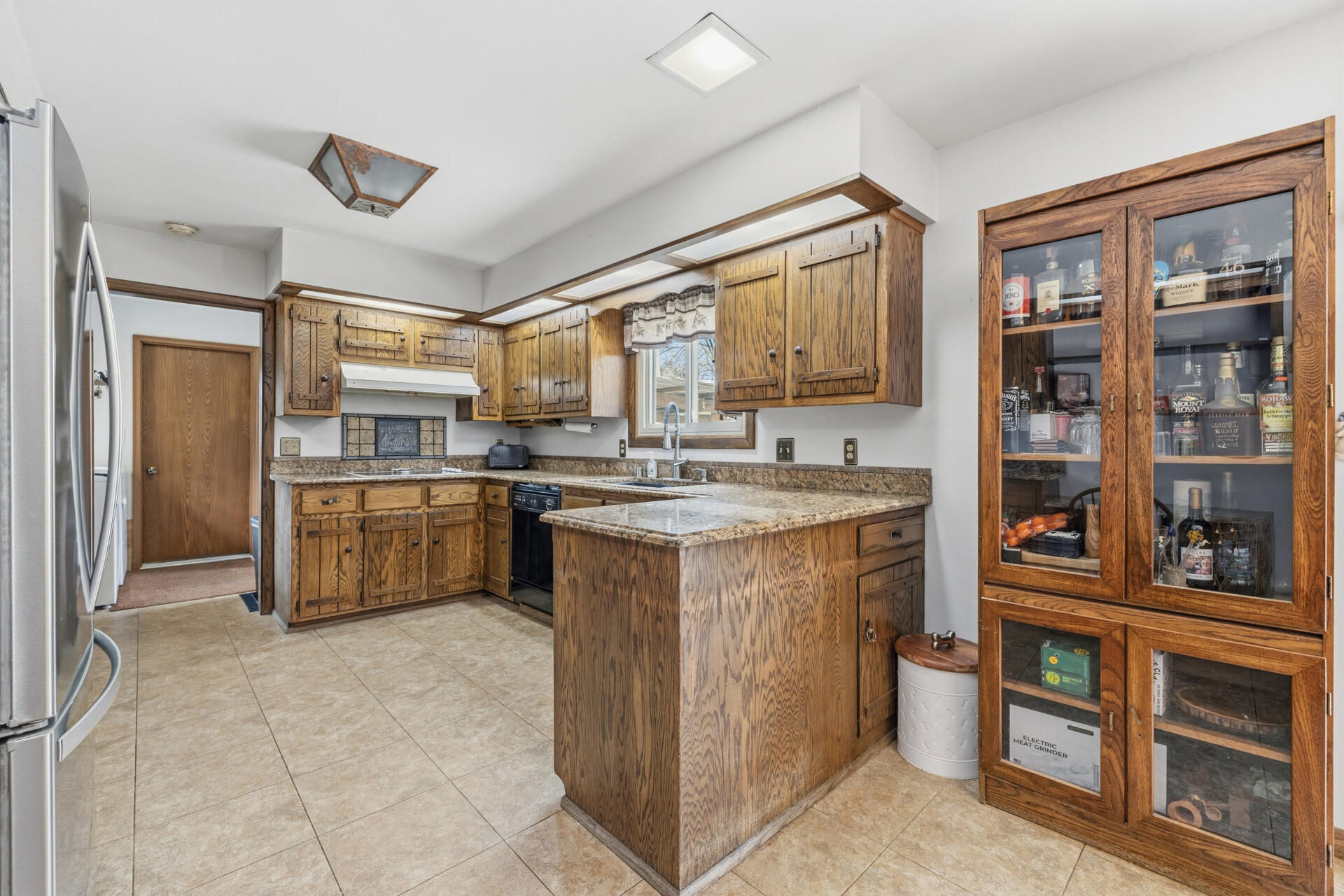 7224 Maple Lane Hartford, WI 53027 - Photo 5 of 44 Kitchen