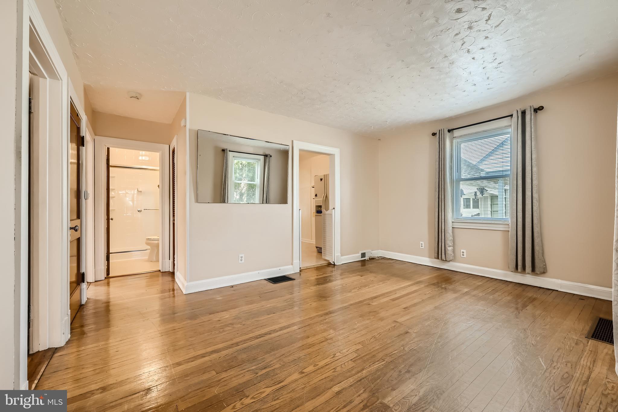 50 Riverside Road Essex, MD 21221 - Photo 2 of 25