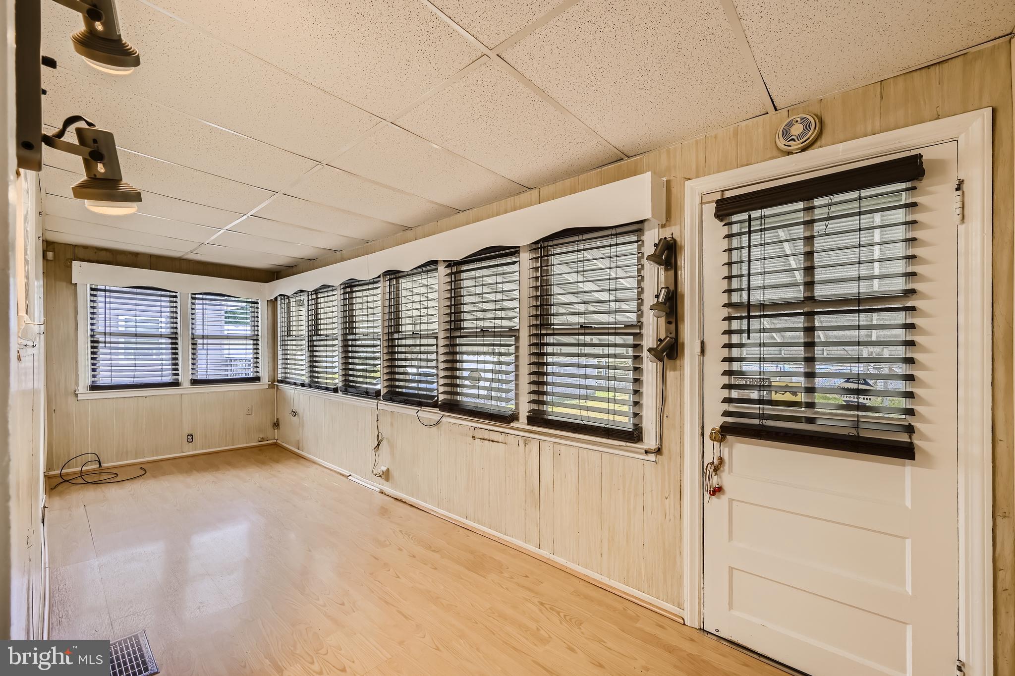 50 Riverside Road Essex, MD 21221 - Photo 5 of 25