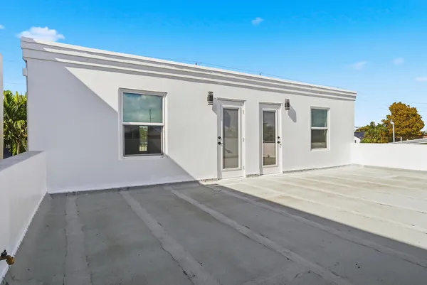 $1,850 | 5909 South Dixie Highway, Unit 2B, West Palm Beach, FL 33405