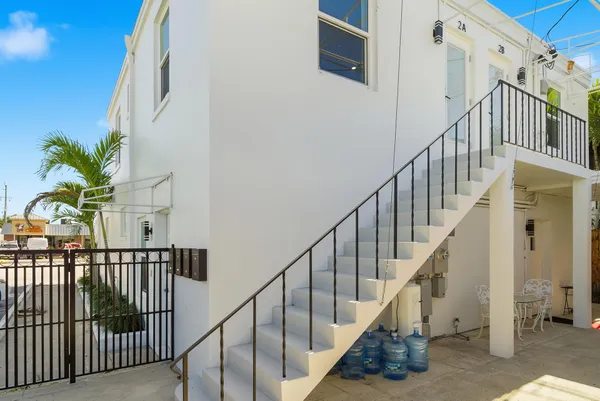 $1,850 | 5909 South Dixie Highway, Unit 2B, West Palm Beach, FL 33405