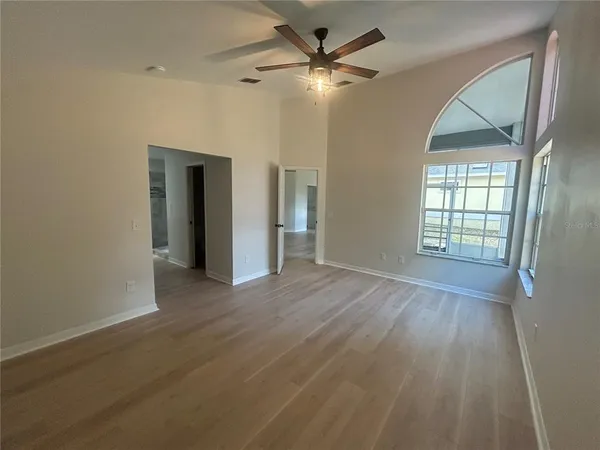 $2,300 | 12244 Northwest 10th Place, Newberry, FL 32669
