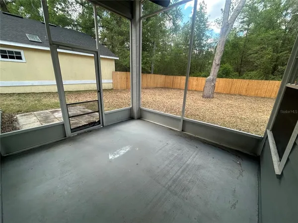 $2,300 | 12244 Northwest 10th Place, Newberry, FL 32669