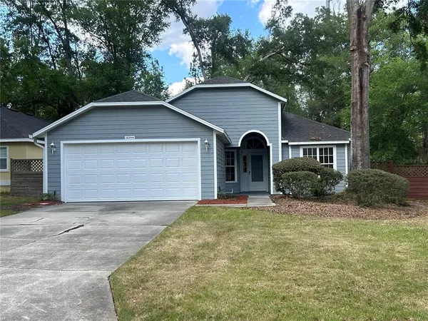 $2,300 | 12244 Northwest 10th Place, Newberry, FL 32669
