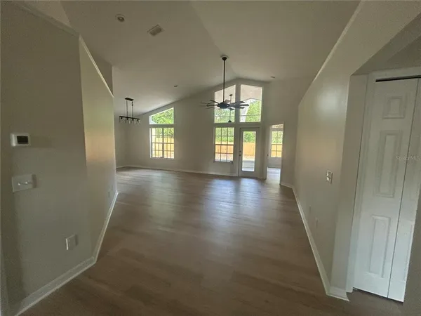 $2,300 | 12244 Northwest 10th Place, Newberry, FL 32669