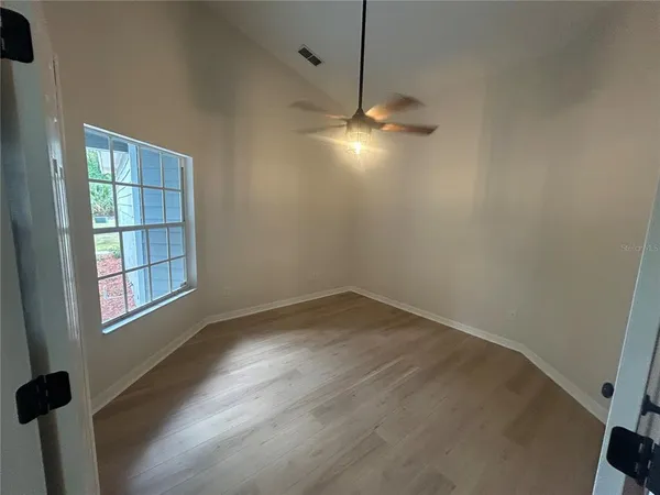 $2,300 | 12244 Northwest 10th Place, Newberry, FL 32669