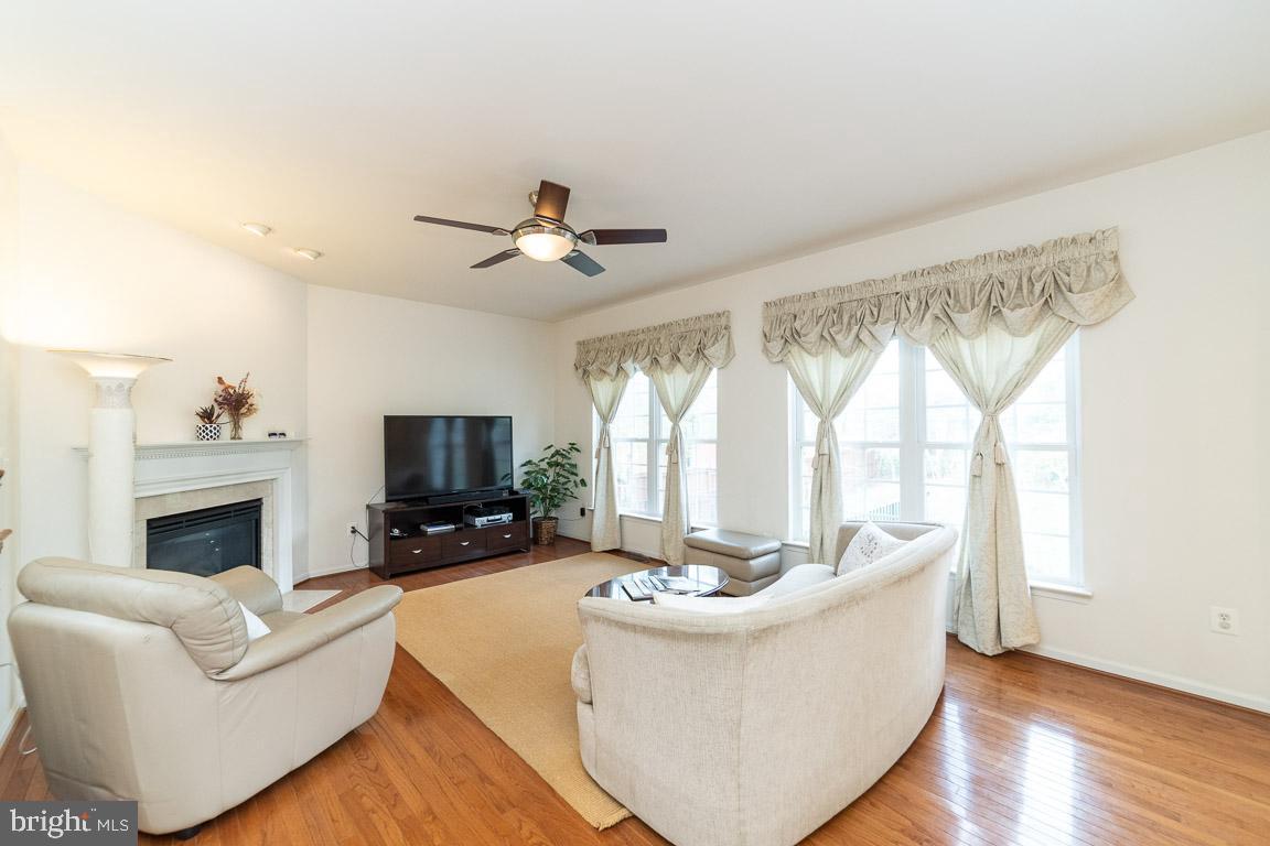 2944 Edgelea Road Vienna, VA 22181 - Photo 11 of 57