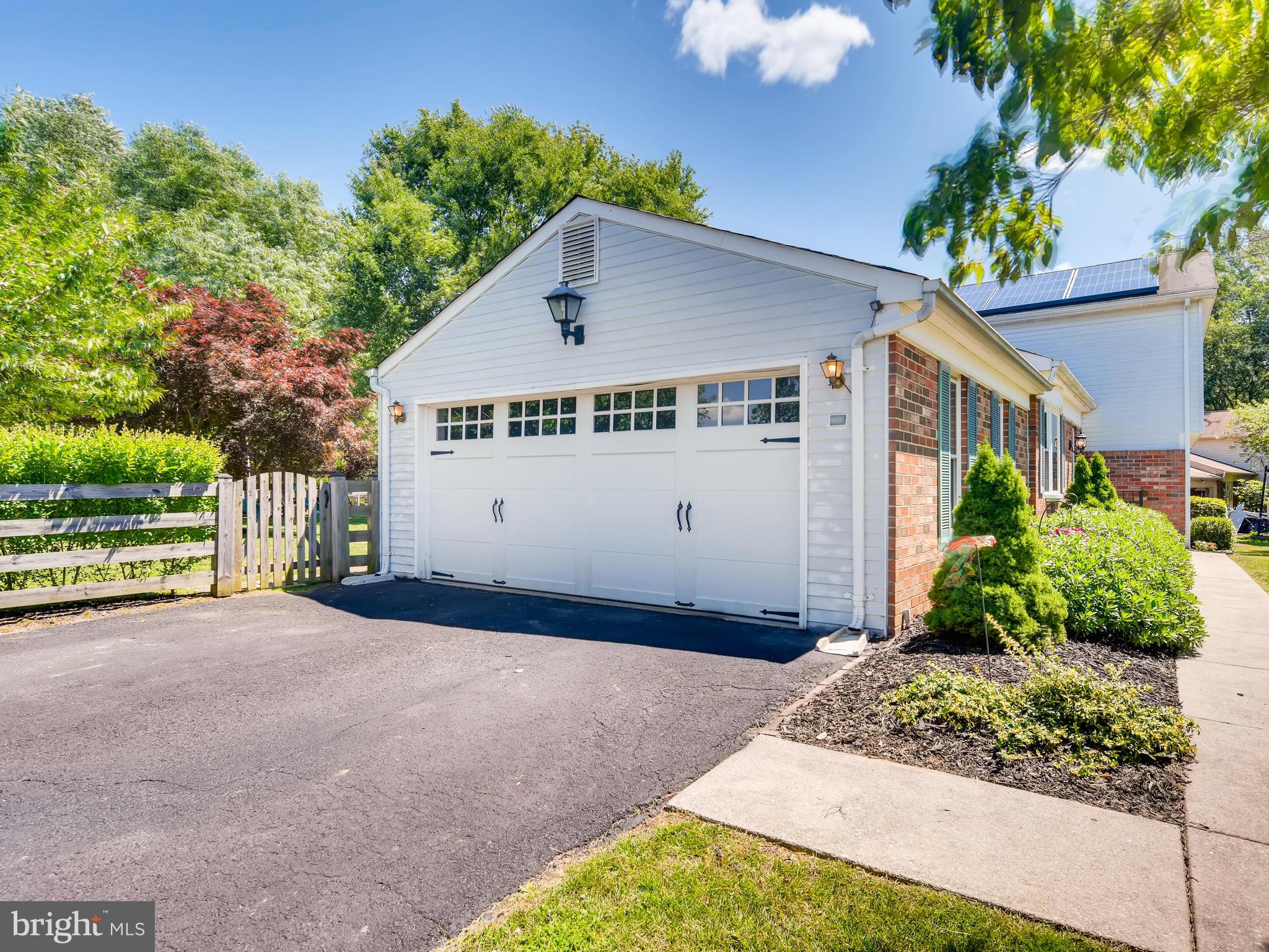 2 Car Automatic Garage & plenty of Parking!