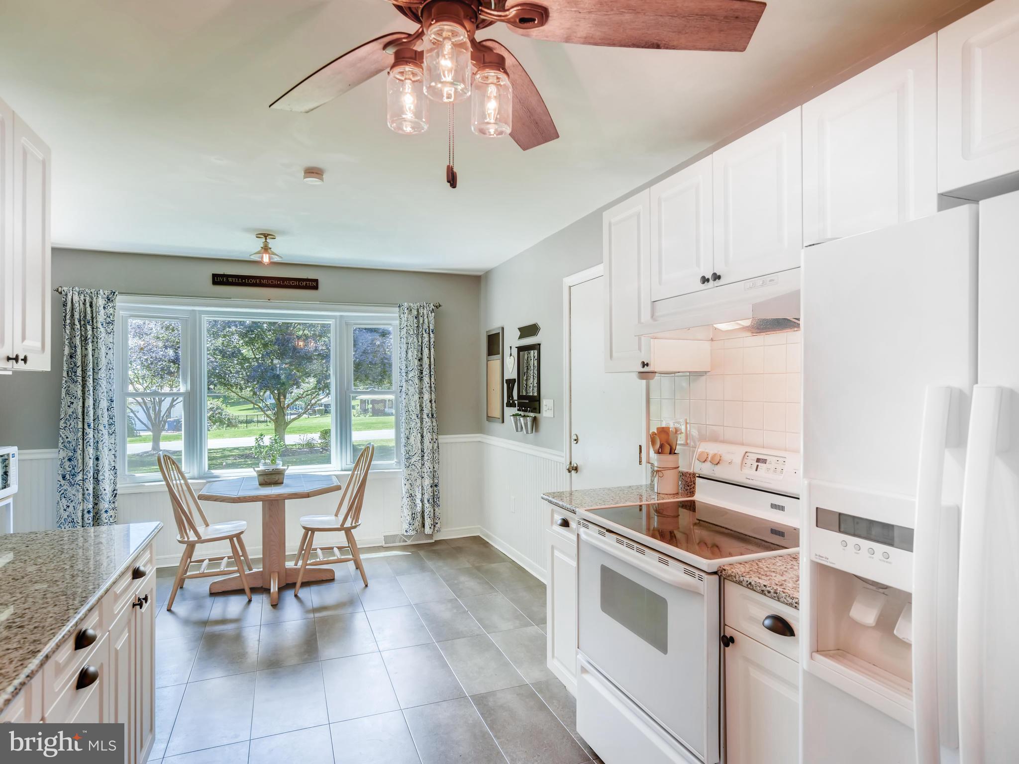Kitchen with Breakfast Nook & Bay Window