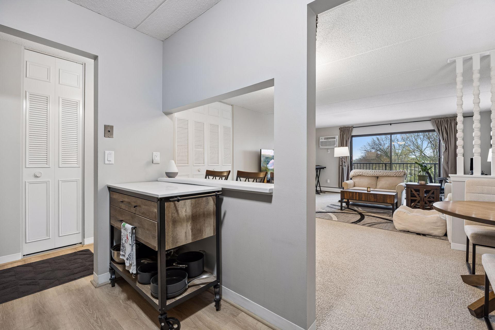 10411 Cedar Lk Road South, Unit 515 Hopkins, MN 55305 - Photo 6 of 19