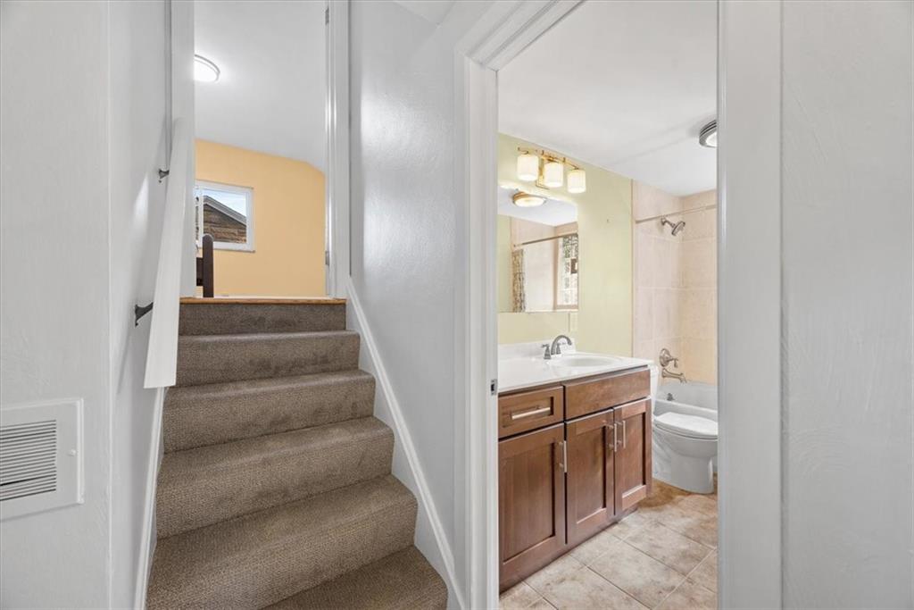 39 Seneca Pittsburgh, PA 15228 - Photo 13 of 25