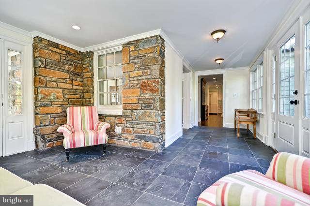 6236 Radcliff Road Alexandria, VA 22307 - Photo 15 of 29 Interior (General)