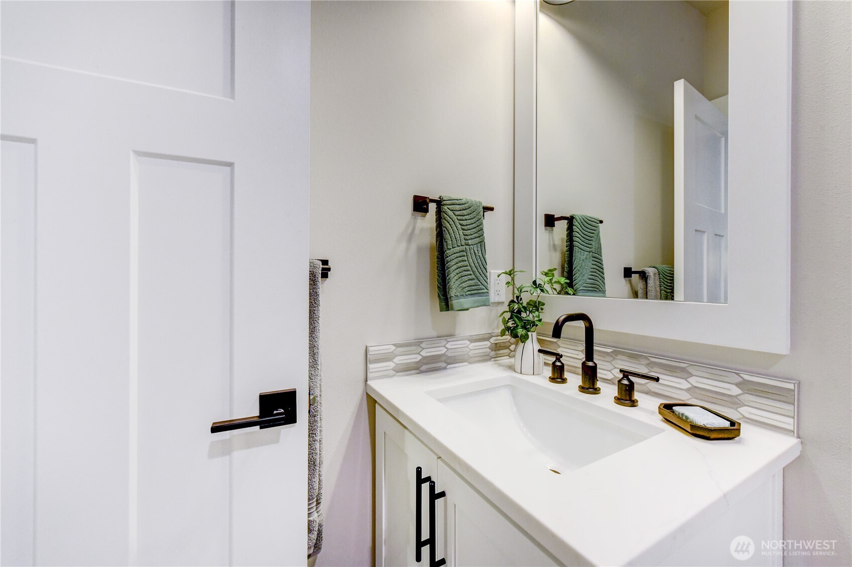 19229 Meridian Drive Southeast, Unit CW 14 Bothell, WA 98012 - Photo 12 of 31