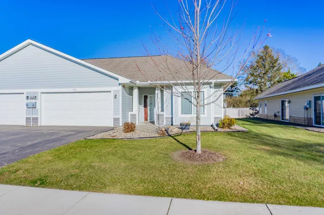 $355,000 | 1427 Ravoux Lane, Chaska, MN 55318