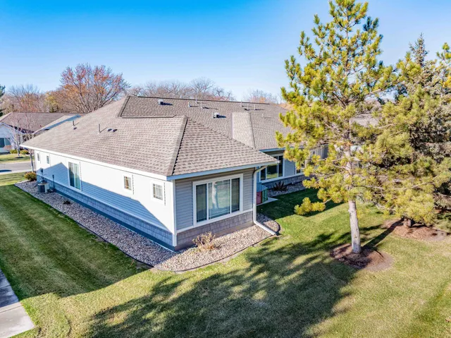 $355,000 | 1427 Ravoux Lane, Chaska, MN 55318
