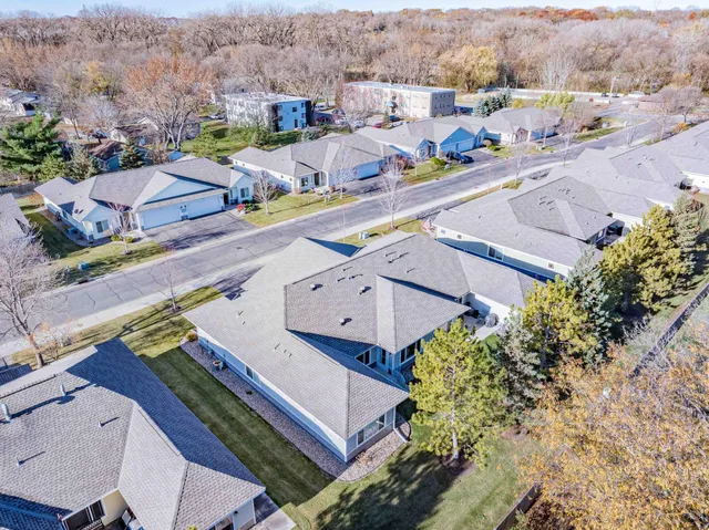 $355,000 | 1427 Ravoux Lane, Chaska, MN 55318