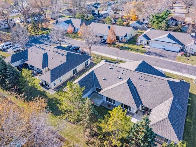 $355,000 | 1427 Ravoux Lane, Chaska, MN 55318