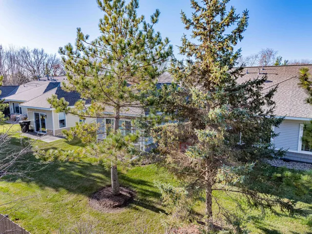 $355,000 | 1427 Ravoux Lane, Chaska, MN 55318