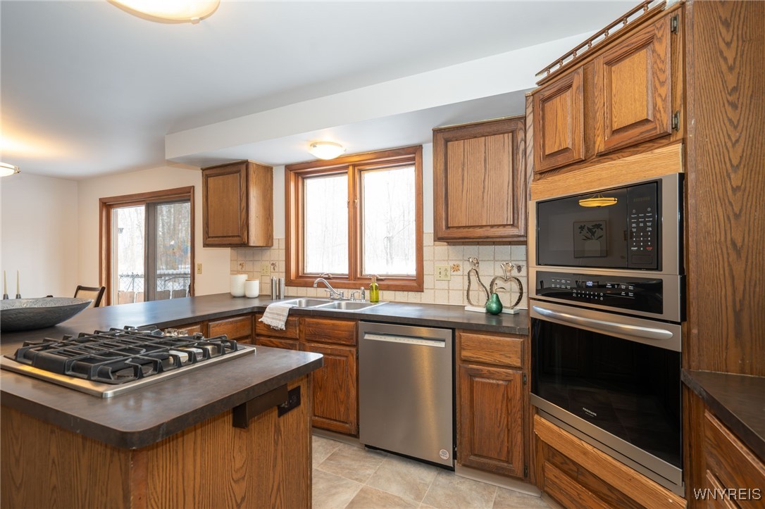 10545 County Road Clarence, NY 14031 - Photo 21 of 45