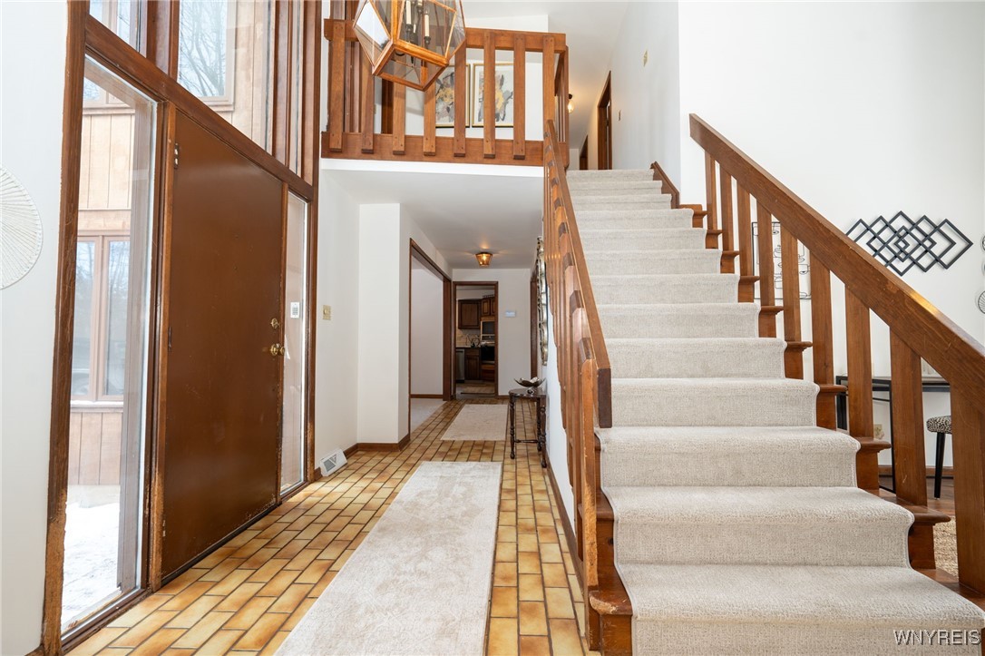 10545 County Road Clarence, NY 14031 - Photo 4 of 45