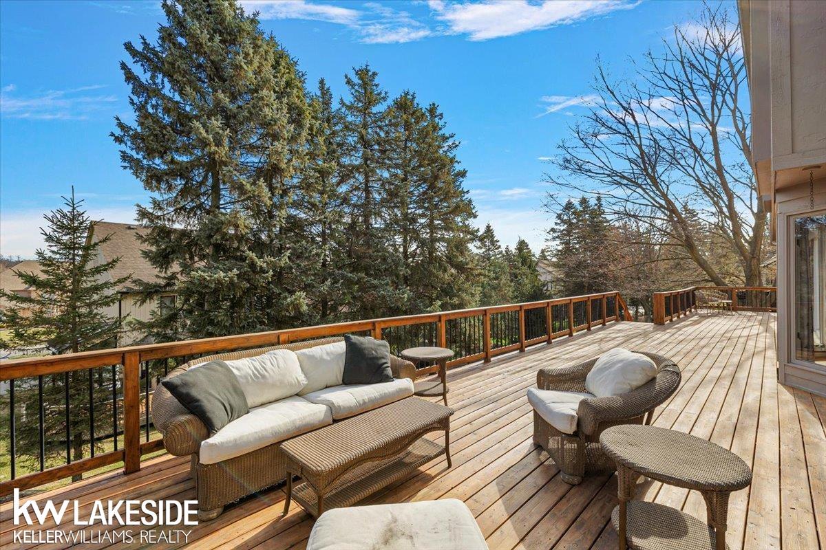 1065 Stony Pointe Boulevard Rochester, MI 48307 - Photo 25 of 90 50170424-7b7bad80-b22e-457f-9ed7-5752516e5de2.JPG