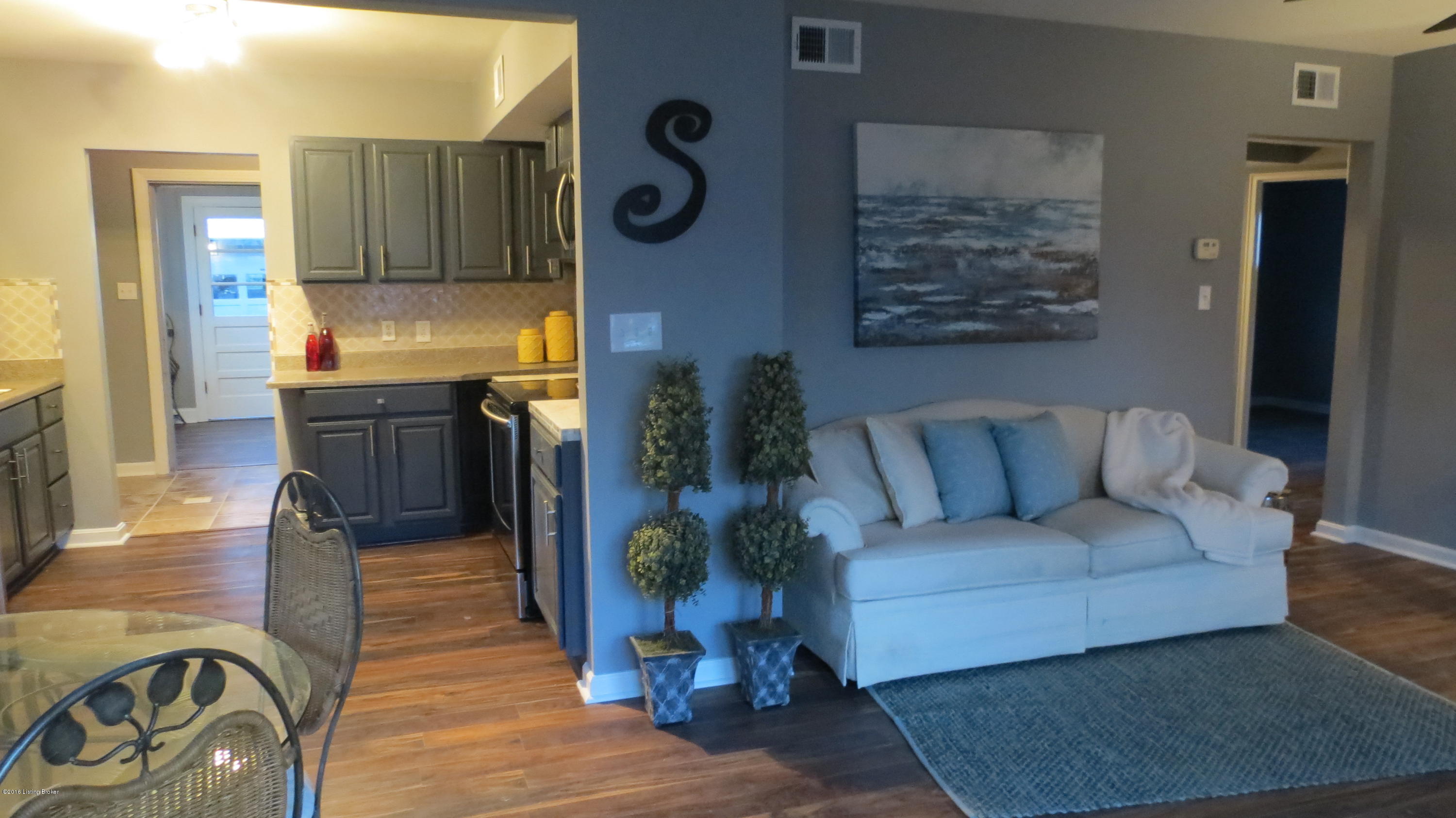 2631 Alanmede Road Louisville, KY 40205 - Photo 2 of 32 IMG_9696